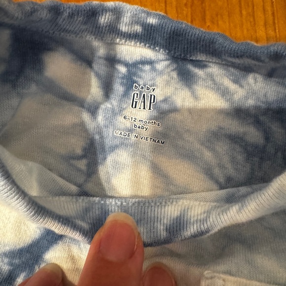 6-12 Baby Gap bundle - Picture 3 of 3